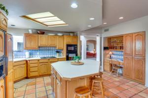 Beautiful Tucson Oasis with Pool, Views and Privacy!