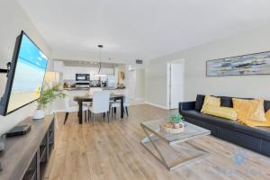 Modern 1BR Condo in Upscale Brickell Locale
