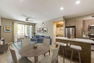 Woodland Hills Luxury Apt 2 bed CA