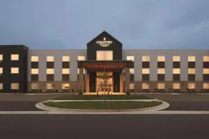 Country Inn & Suites by Radisson, Ft Atkinson, WI - Whitewater