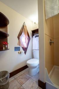 Charming Room in Capitol Hill - Foxglove Inn Rm 4
