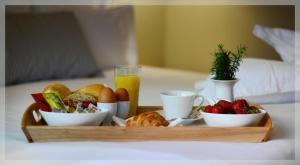 Seaside apartments with a swimming pool Podstrana, Split - 20098