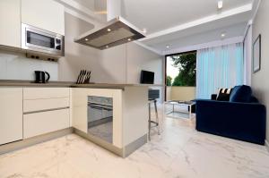 Seaside apartments with a swimming pool Podstrana, Split - 20098