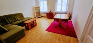 Cozy spacious room near Halle Hbf with Free Wi-Fi