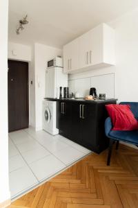 PiotrApartments - Bruna Green City Apartment