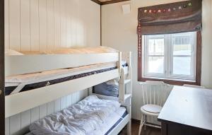 4 Bedroom Nice Home In Rauland