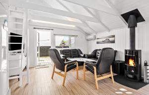 2 Bedroom Amazing Home In Hemmet