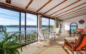 2 Bedroom Gorgeous Apartment In Pula 