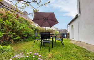 Maisons de vacances 3 Bedroom Stunning Home In Groix : photos des chambres