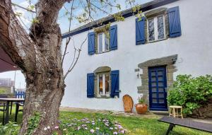 Maisons de vacances 3 Bedroom Stunning Home In Groix : photos des chambres