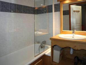 Les Orres 1800 - Grand appart 3 pièces, 8 pers, piscine chauffée, sauna - FR-1-322-605