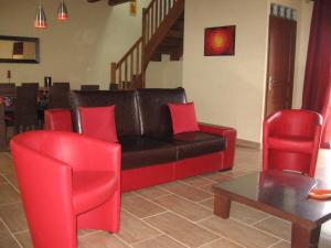 Gîte moderne dans ferme rénovée avec piscine chauffée, animaux acceptés - FR-1-491-377