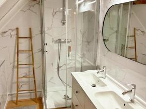 Maisons de vacances Gite Thore-la-Rochette, 6 pieces, 15 personnes - FR-1-491-414 : photos des chambres