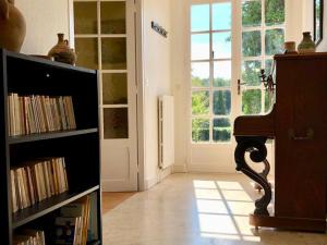 Maisons de vacances Maison de plain-pied avec jardin arbore, proche Center-Parc et chateaux, ideale famille! - FR-1-491-420 : photos des chambres
