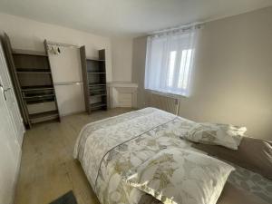 Maisons de vacances Gite Vineuil, 4 pieces, 6 personnes - FR-1-491-424 : photos des chambres