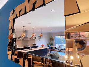 Designer Decor Home with 8Beds at Williams Landing