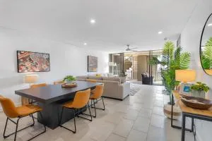 'Tropical Escape' Coastal Daydreams with Rooftop Spa - Yorkeys Knob