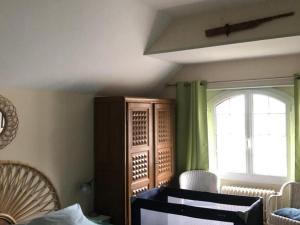 Maisons de vacances Gite Dhuizon, 6 pieces, 8 personnes - FR-1-491-436 : photos des chambres