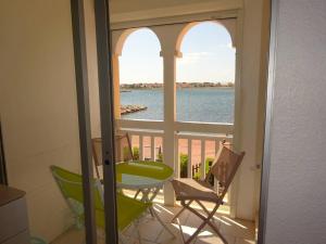 Studio Cabine avec Piscine, Parking et Proximité Commerces au Barcarès - FR-1-782-52
