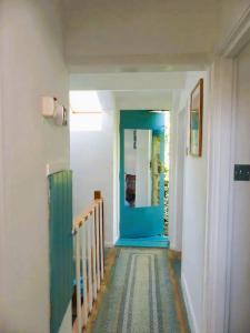 2-Bedroom cottage in Barmouth old town with sea views