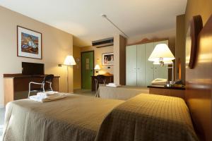 Triple Room room in Albergo Athenaeum