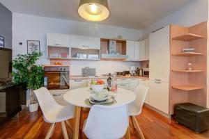 Suite 22 - Happy Rentals