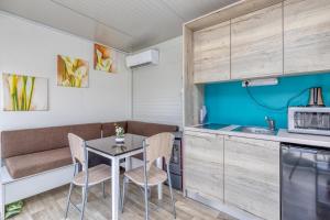 Rooftop Home With Whirlpool & Sauna - Happy Rentals