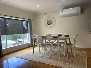Spacious Wagga Escape