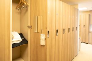 PLAZA EAST CABIN -male only-