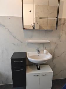 Work and Stay Plettenberg IaM 130qm 4 Schlafzimmer,9x Einzel Bett, Neu Modernisiert