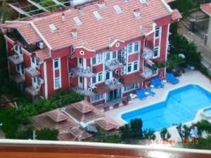 Red Rose Hotel - Cedit