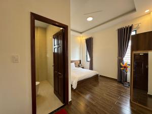 Phòng Giường Đôi Nhìn Ra Công Viên (Double Room with Park View)