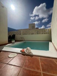 Olympia House Lovely, Close to Town and Beaches with Private Pool & Fast WiFi