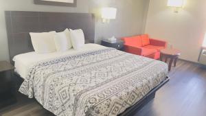 King Room - Non-Smoking room in Americas Best Value Inn Pinckneyville