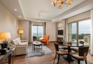 Palazzo Suite with Sea View room in Kaya Palazzo Golf Resort