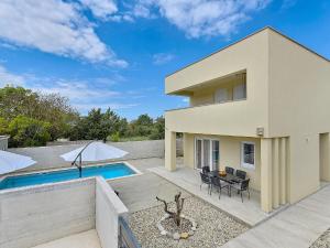 Modern villa with private hydromassage pool