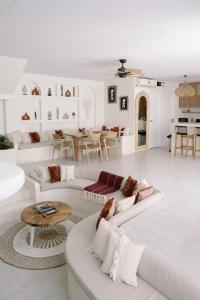 Casa Z - Seminyak 3BR Villa with Private Pool