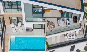 Villa Flower with 3 en-suite bedrooms, heated pool, sea views