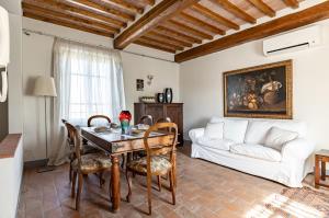 Residence La Mandolata Apartments W Pool & Parking!