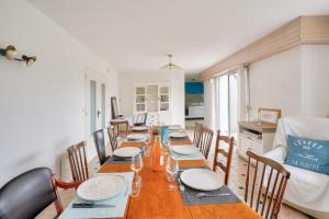 Maisons de vacances Piscine couverte - sauna - Maison pour 9 a Loctudy : photos des chambres