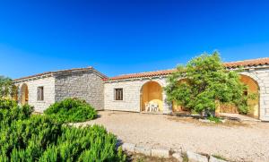 Residence with swmming-pool in Badesi, apartments with private outdoor area