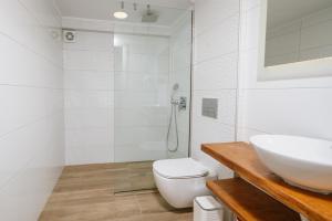 Dora Suites