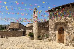 Casa Miret de Mur - Sant Cerni