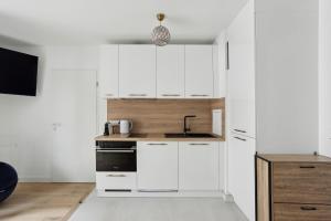 Chic et minimaliste studio BatignolleMontmartre by Weekome