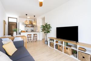 Home2Book Stylish Apt, Pool & Terrace Las Américas