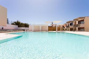 Home2Book Stylish Apt, Pool & Terrace Las Américas