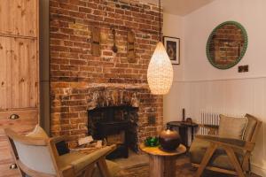 Buckingham Mews_Flint Cottage 1