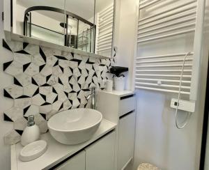 Studio duplex proche mer gare commerce