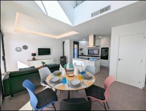 R-53 Montesinos Oasis