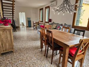 Casa Rossa vista canale